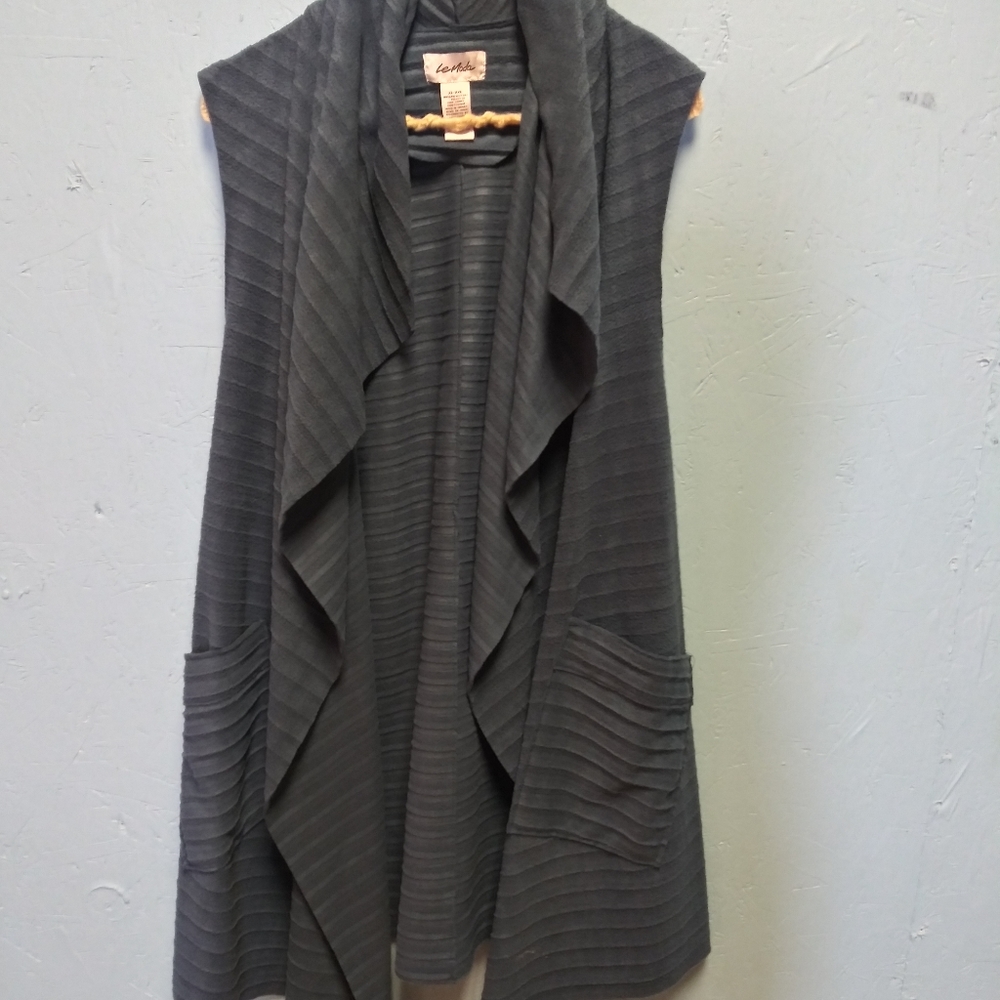 Knit vest